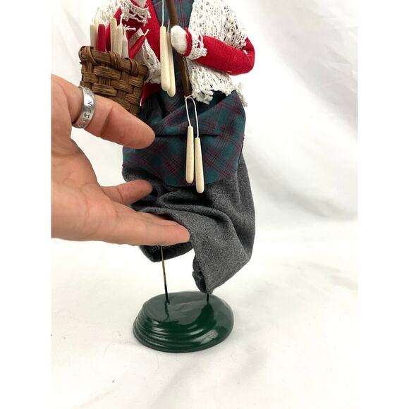 VTG Byers Choice Caroler Figurine 13" Woman Dipped Candles in Basket 1999 - Picture 9 of 14